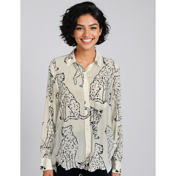 Rails Button Up Shirt‎ Women Sz S Cream Animal Print Tiger Cheetah Rayon - Picture 1 of 9